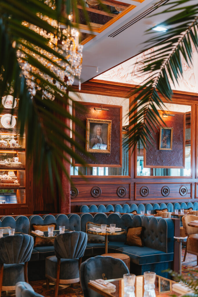 Café Lapérouse s'installe à La Vallée Village : l'art de vivre parisien fait escale 76 Cafe Laperouse mainroom 52
