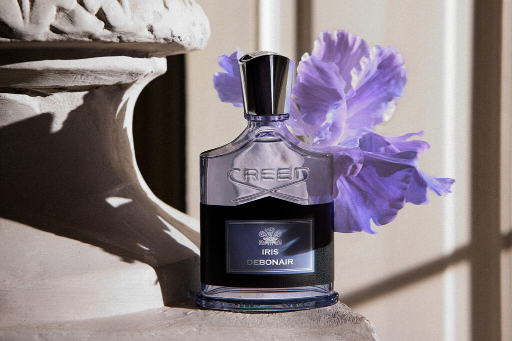 Creed Iris Debonair : la lavande anglaise et l'iris des Landes se répondent 34 Creed Iris Debonair Bottle 02 Digital 3x2 1