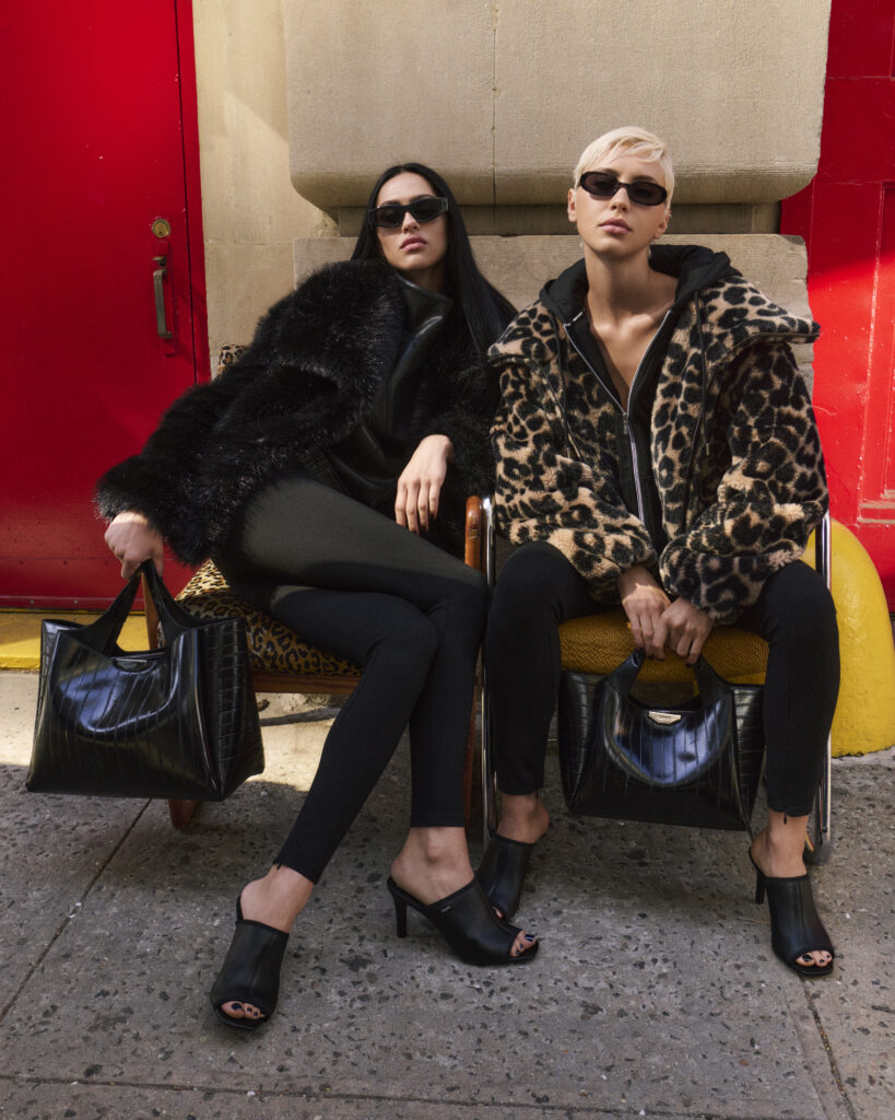 DKNY confie New York à deux visages qui se répondent 33 DKNY FW26 CAMPAIGN SHOT 09A