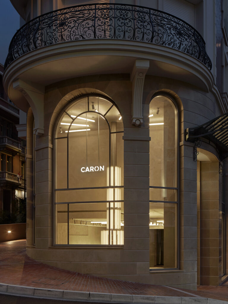 À Monaco, Caron installe le parfum au rang d'art contemporain 25 E0A3275 3x4 CopyrightPaulRiddle
