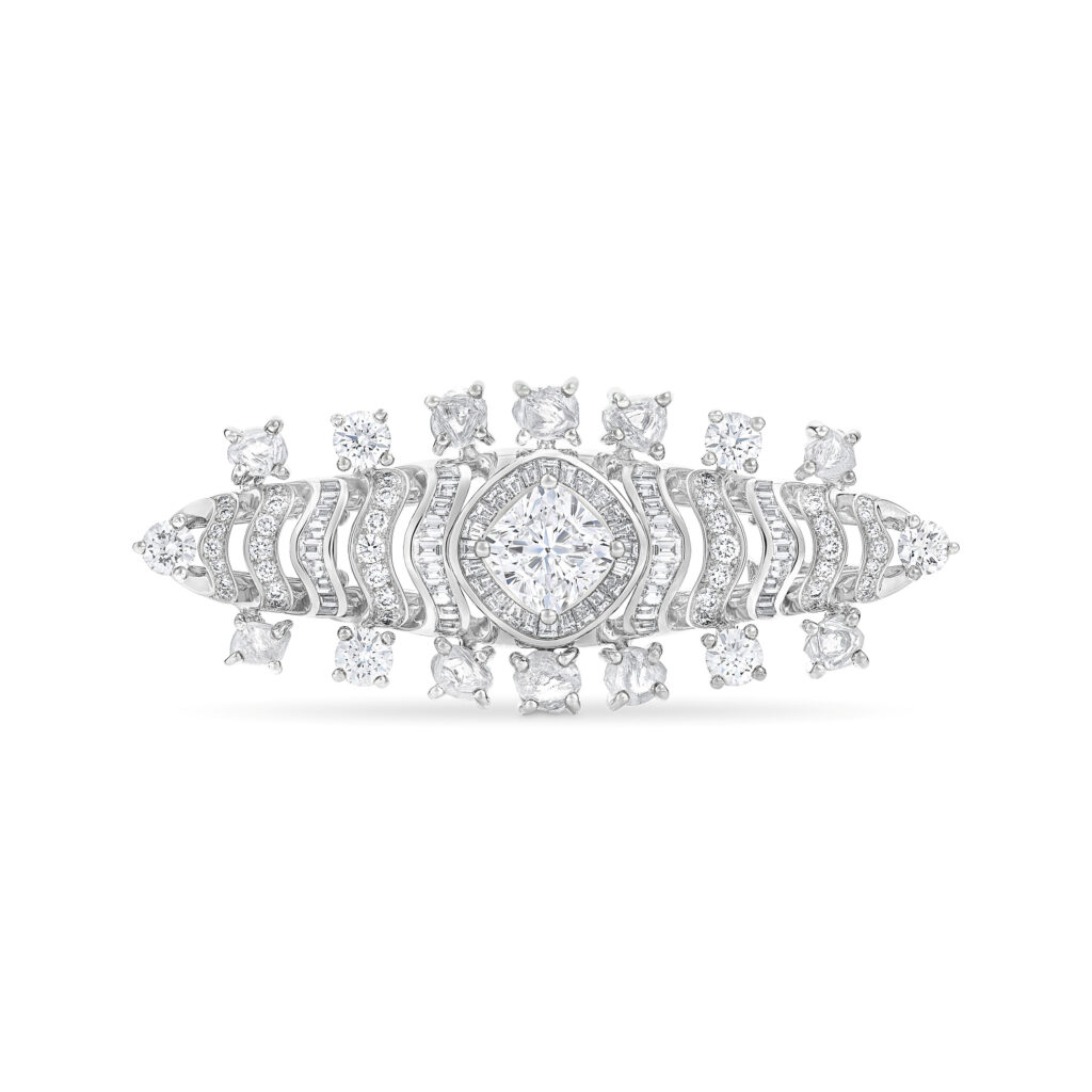 De Beers London : Vibrations fait de l’eau une matière joaillière 39 Echo Brooch C10500005A300 C10500005A300