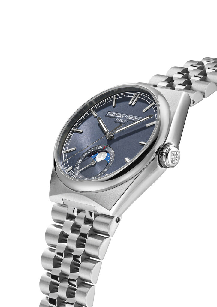 Frederique Constant loge la lune dans un boîtier sport-chic 71 FC 716BL3NH6 Extra Bracelet Side Web