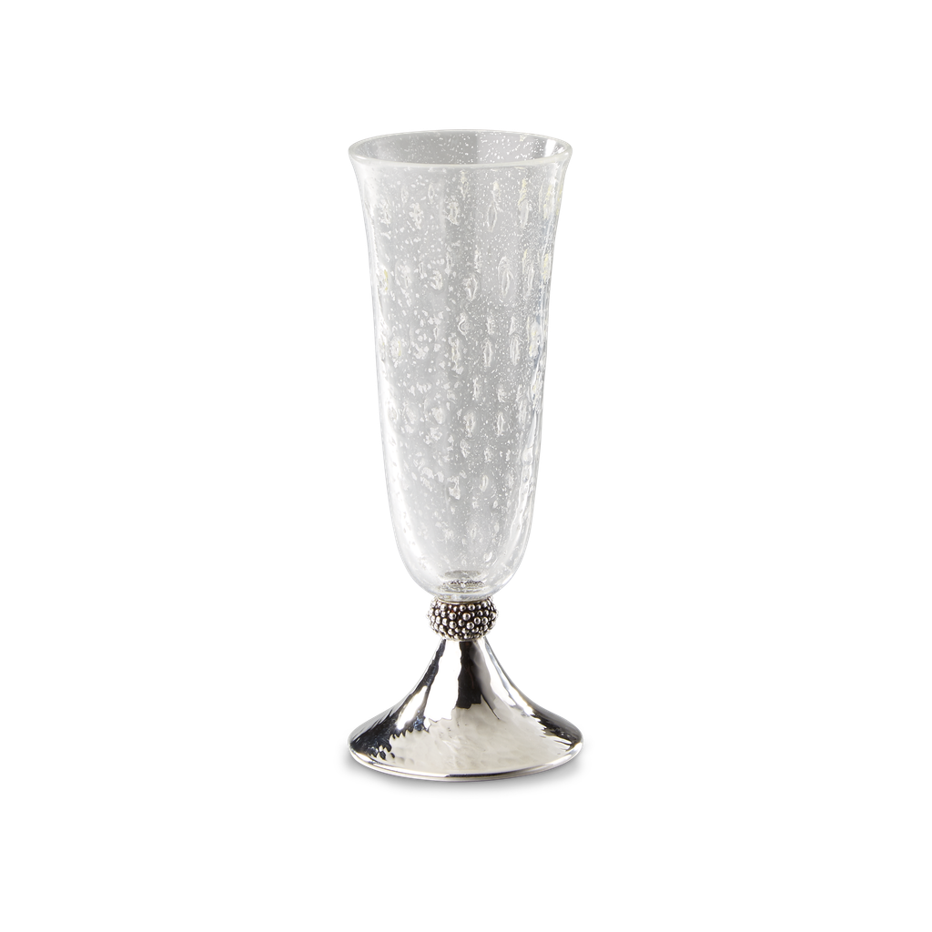 Chez Buccellati, les microsphères d'argent passent du caviar au couvert 29 Flute Caviar Collection