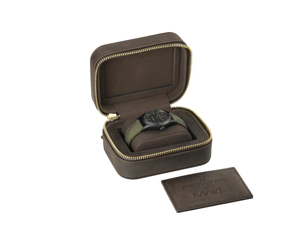 Hamilton retourne au front avec une deuxième montre Call of Duty 30 H69469930 packaging H810.000.148 01 1