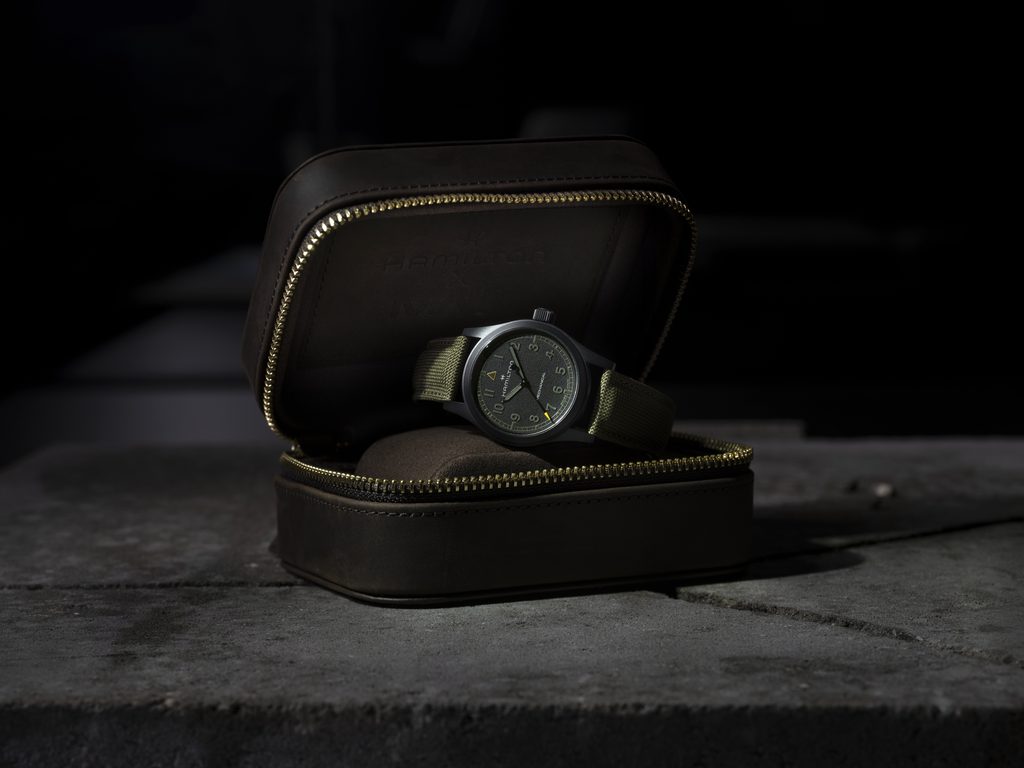 Hamilton retourne au front avec une deuxième montre Call of Duty 33 H69469930 packaging H810.000.148 01 lifestyle 2026 september 01