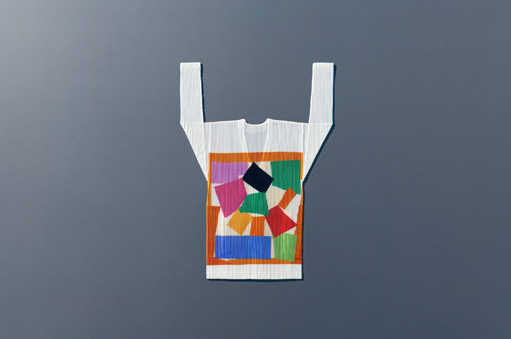Homme Plissé Issey Miyake fait dialoguer le plissé et les papiers découpés de Matisse 41 HOMME PLISSE ISSEY MIYAKE for Tate 01