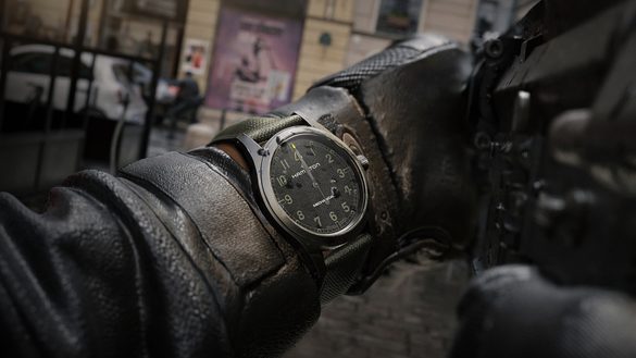 Hamilton Khaki Field H69469930 In game still 2