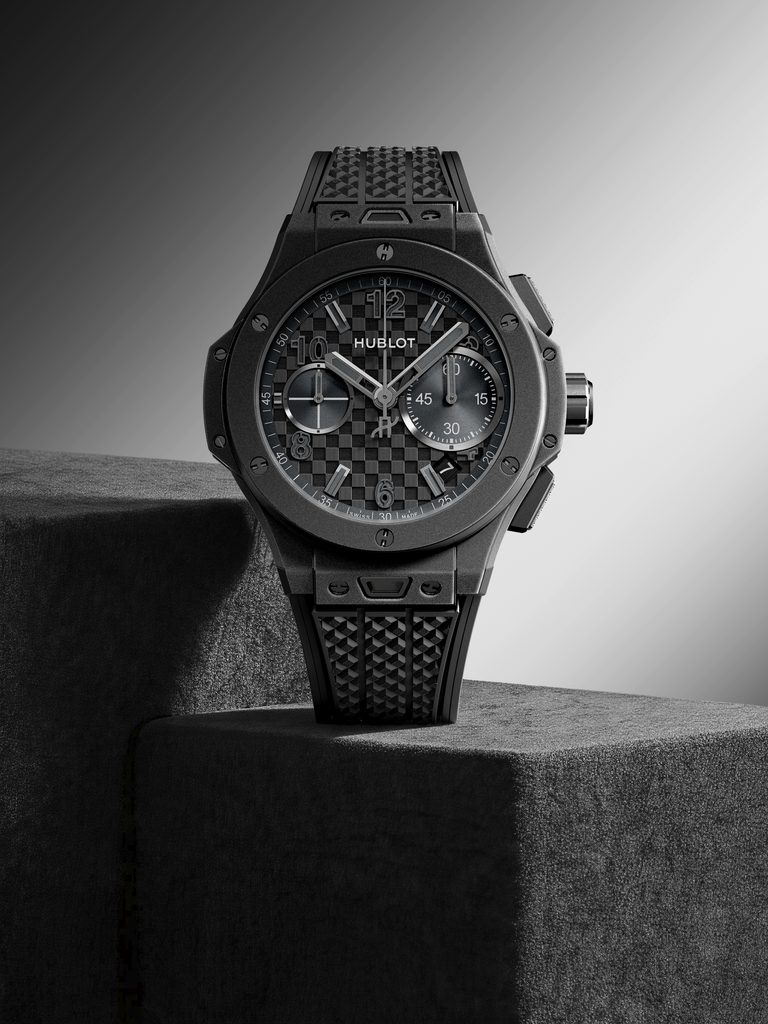 Hublot Big Bang Original Soft Touch : la première montre pensée pour être ressentie 32 Hublot Big Bang Original Soft Touch All Black 4 768x1024 1