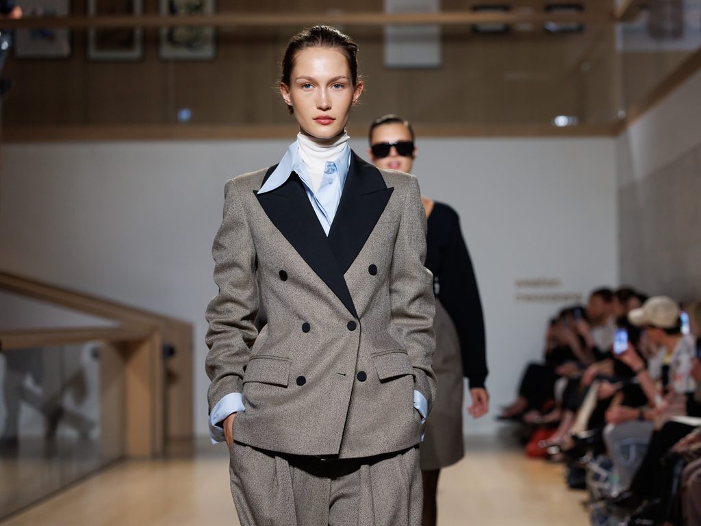 M&S entre dans la légende de la Fashion Week de Londres avec un siècle d'archives 44 IKA1500 1