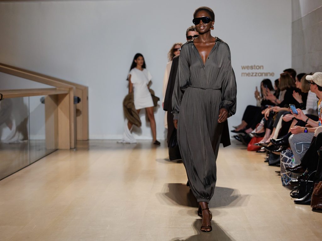 M&S entre dans la légende de la Fashion Week de Londres avec un siècle d'archives 50 IKA1532 1