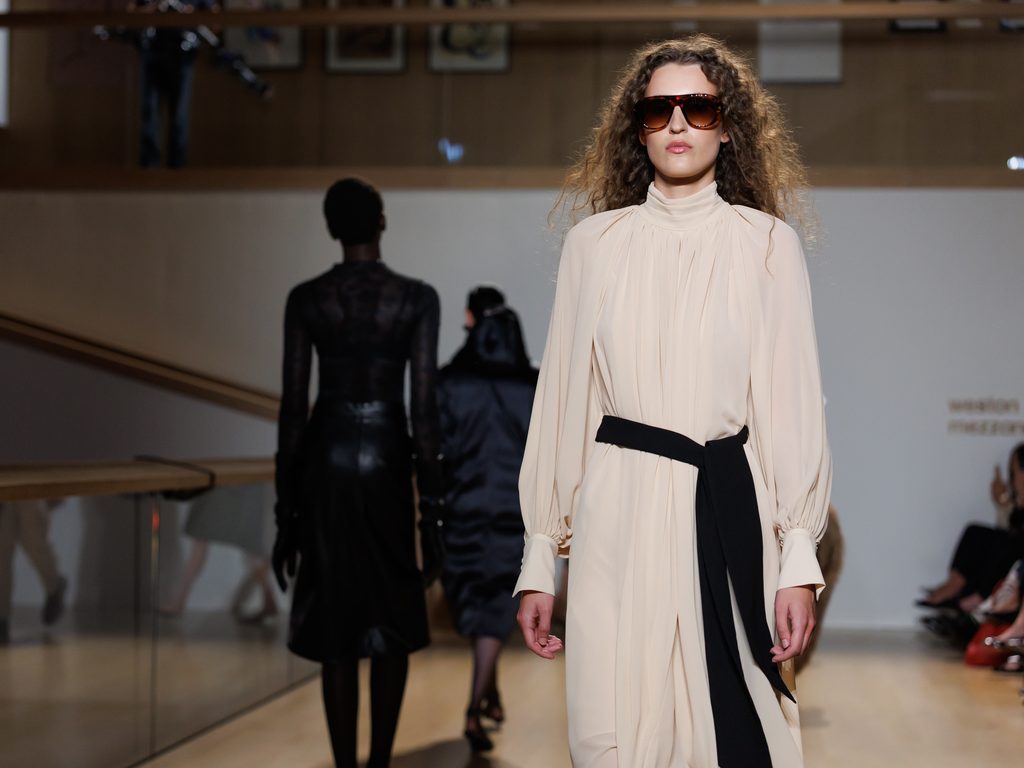 M&S entre dans la légende de la Fashion Week de Londres avec un siècle d'archives 51 IKA1536 1