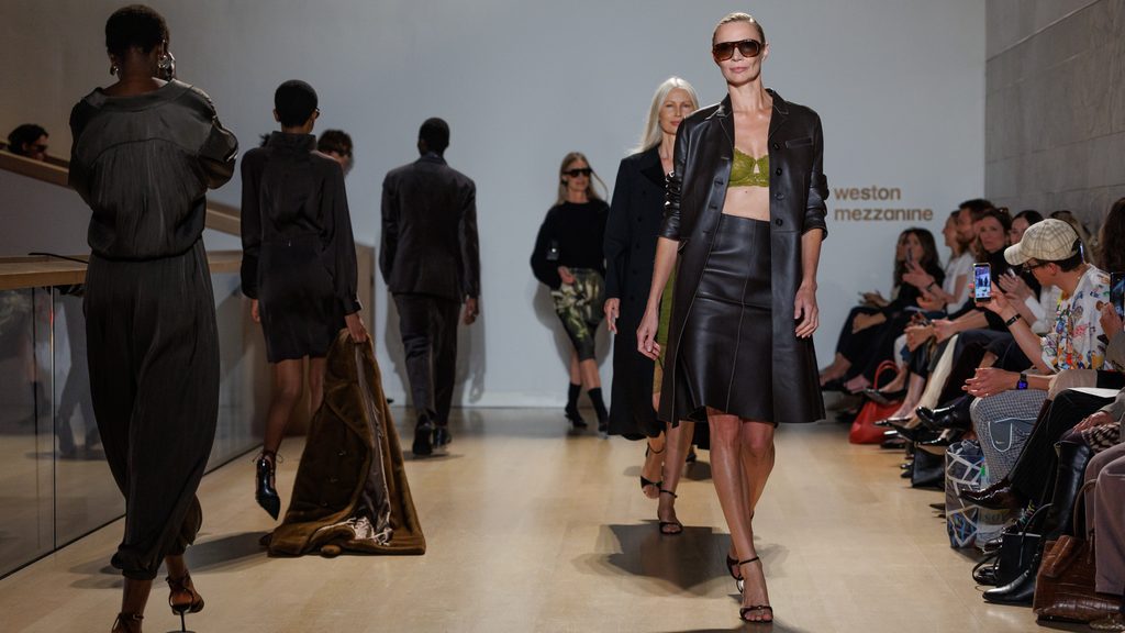 M&S entre dans la légende de la Fashion Week de Londres avec un siècle d'archives 55 IKA1578 1