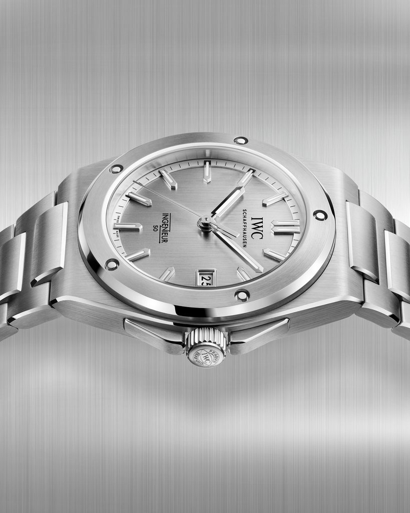 IWC Ingenieur : 50 ans après Gérald Genta, l'hommage à un échec devenu icône 26 INGENIEUR 50 3