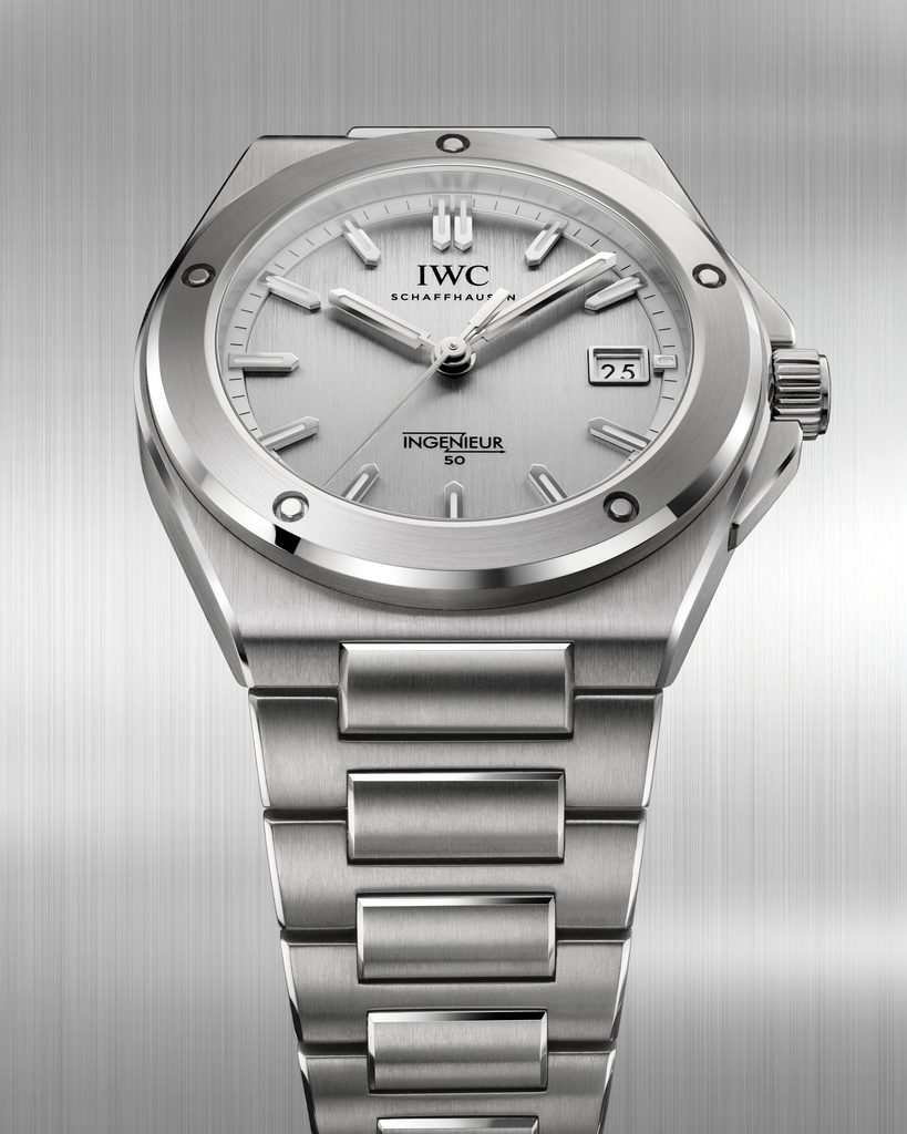 IWC Ingenieur : 50 ans après Gérald Genta, l'hommage à un échec devenu icône 27 INGENIEUR 50 4