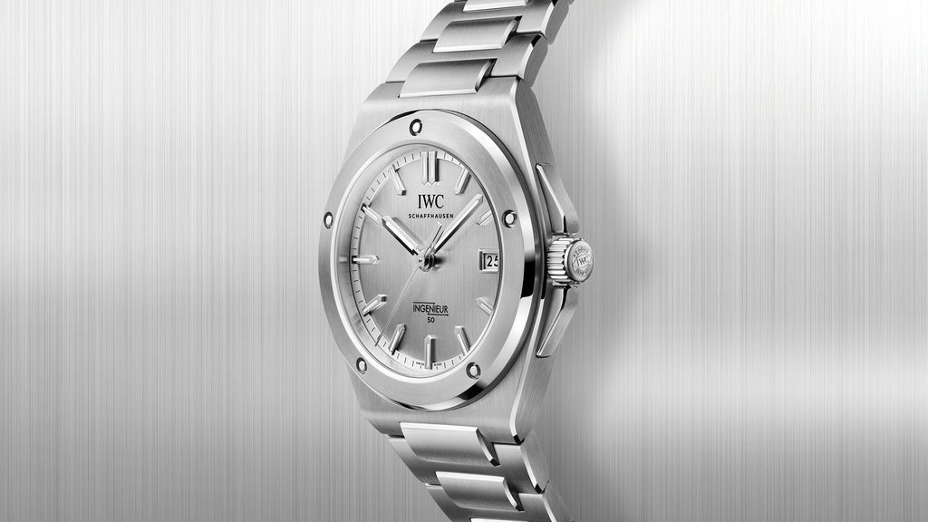 IWC Ingenieur : 50 ans après Gérald Genta, l'hommage à un échec devenu icône 31 INGENIEUR 50 9