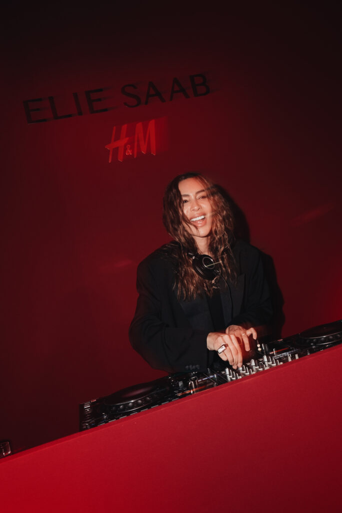 Elie Saab et H&M : une robe de mariée dévoilée en musique au Palais Brongniart 240 Ines Rau 1