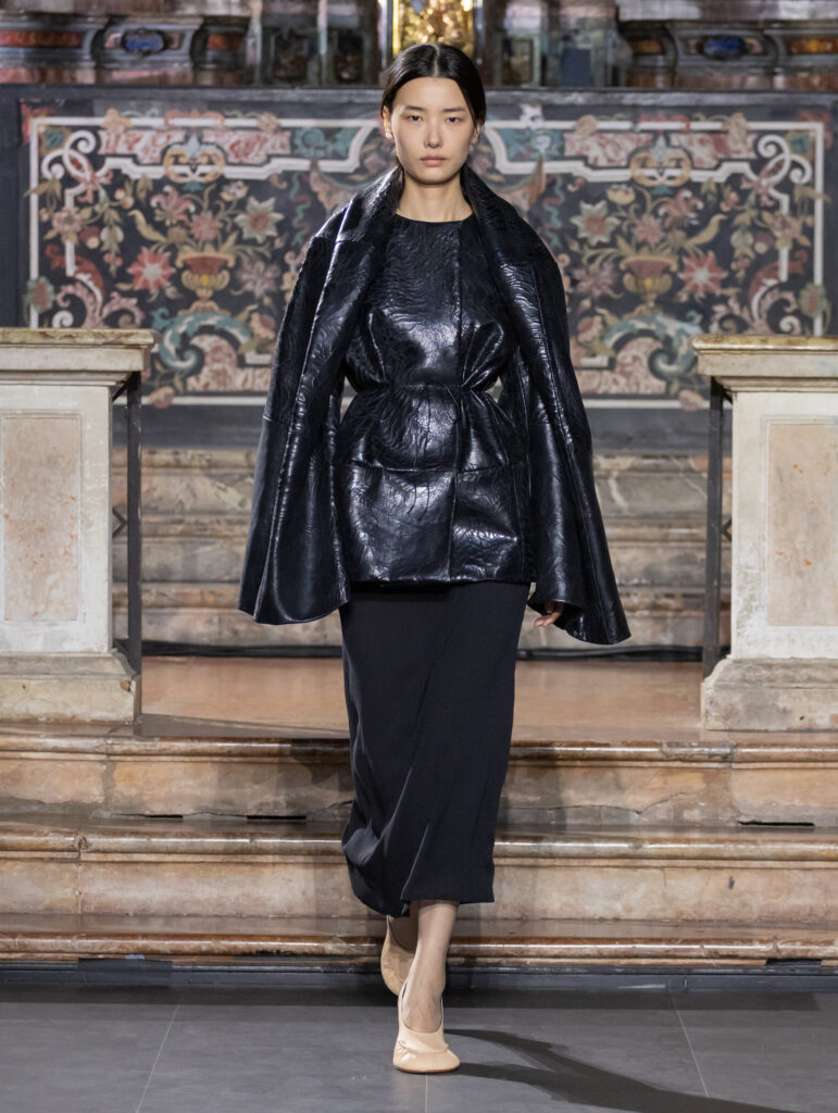Galib Gassanoff repense la monumentalité avec sa nouvelle collection Institution 28 Institution SS27 Look 08