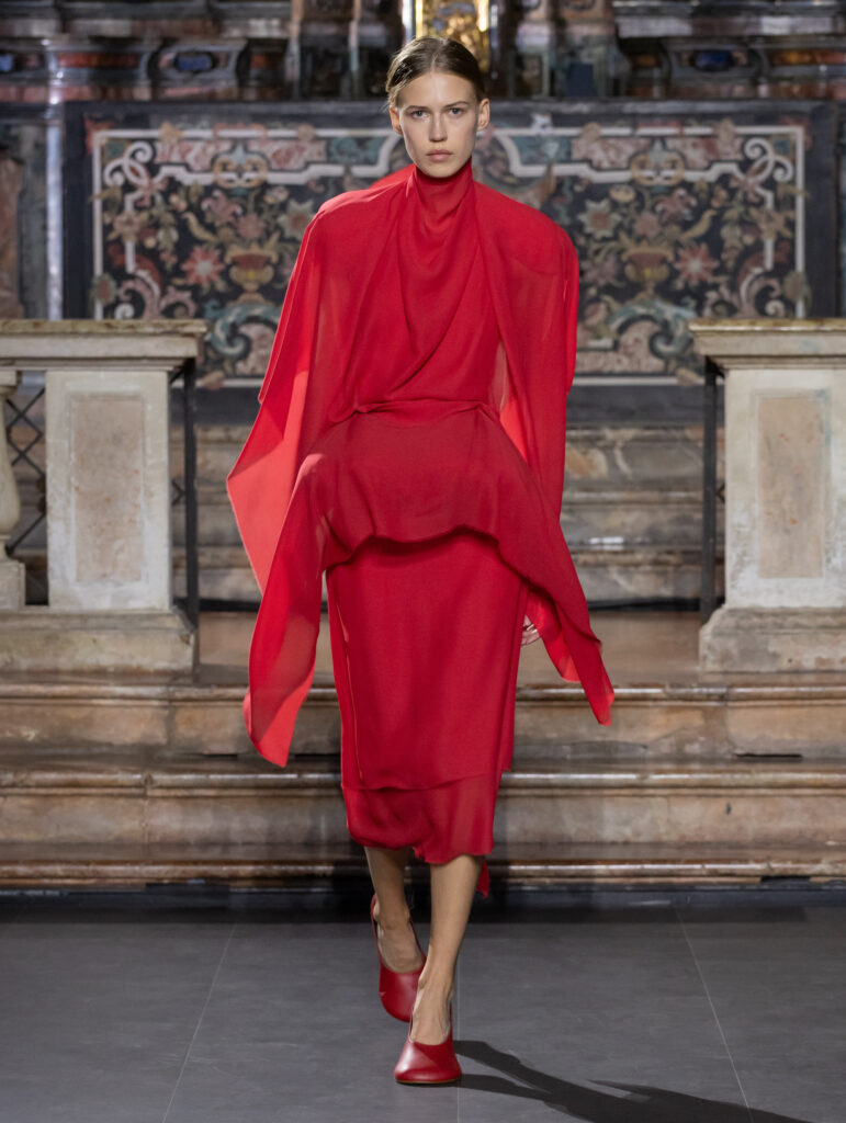 Galib Gassanoff repense la monumentalité avec sa nouvelle collection Institution 25 Institution SS27 Look 09