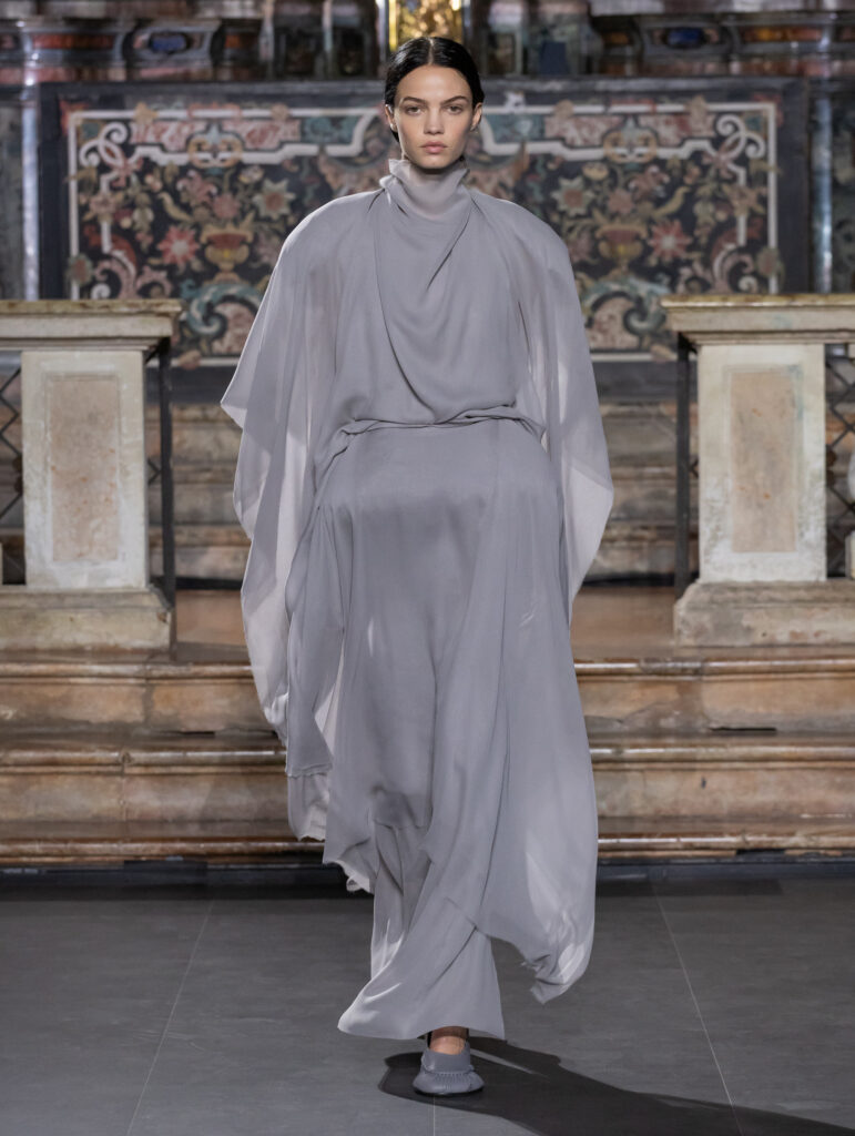 Galib Gassanoff repense la monumentalité avec sa nouvelle collection Institution 26 Institution SS27 Look 12
