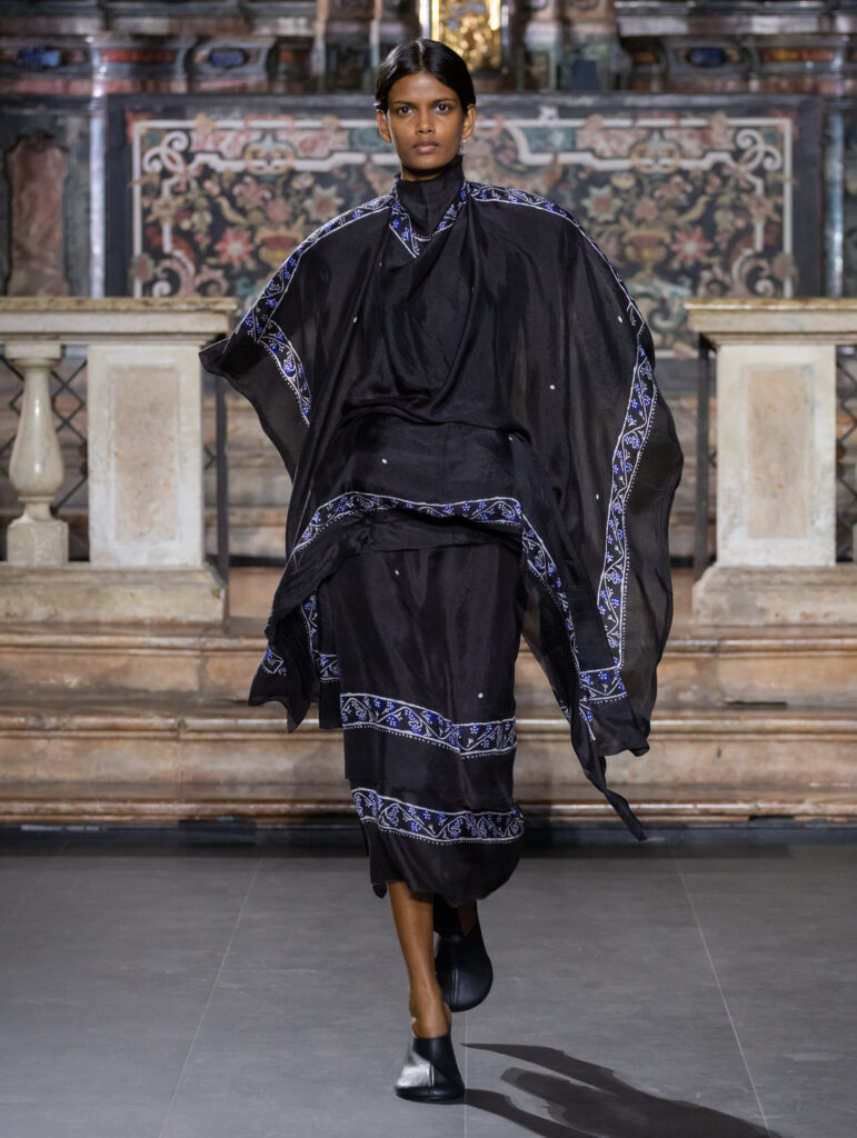 Galib Gassanoff repense la monumentalité avec sa nouvelle collection Institution 31 Institution SS27 Look 24