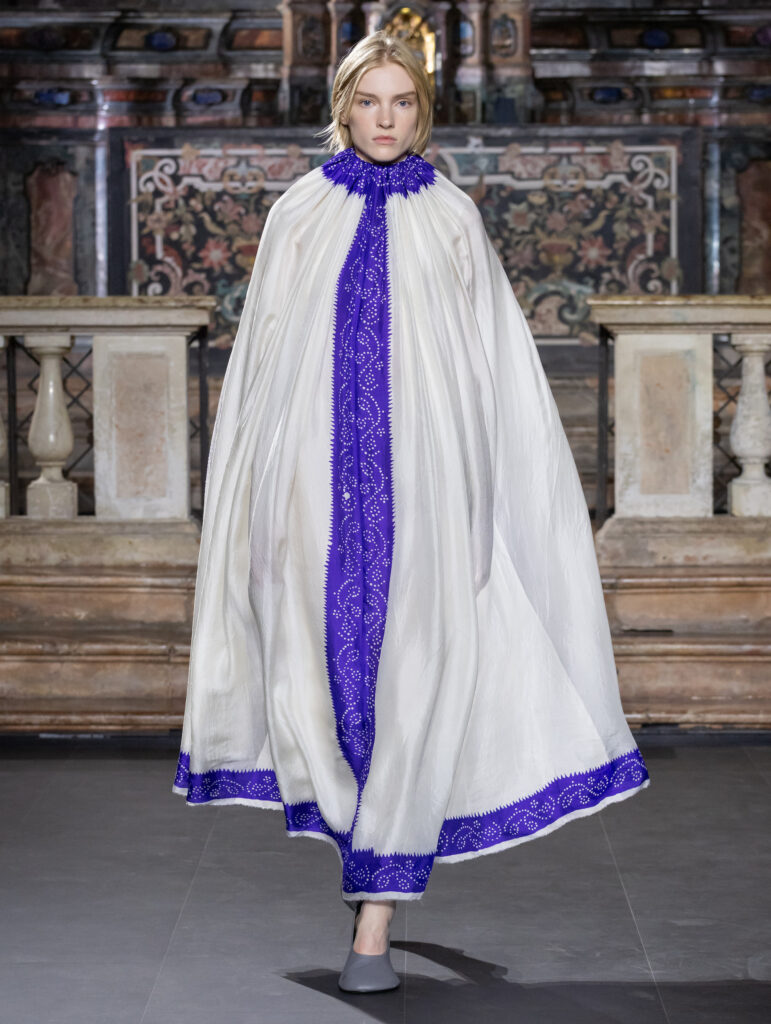 Galib Gassanoff repense la monumentalité avec sa nouvelle collection Institution 33 Institution SS27 Look 30