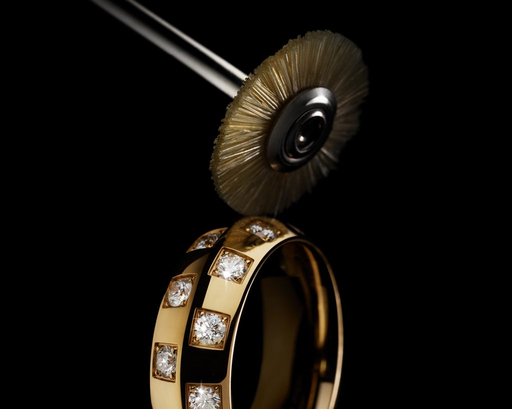 Chez Louis Vuitton, le Damier grimpe jusqu'aux oreilles 39 LE DAMIER DE LOUIS VUITTON SAVOIR FAIRE LOUIS VUITTON JOAILLERIE ©Laziz Hamani 5 1