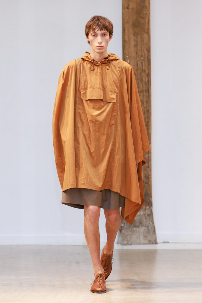 Vautrait printemps-été 2027 : nœuds de voile et palette de bord de mer, présentés à Paris 34 LOOK 10