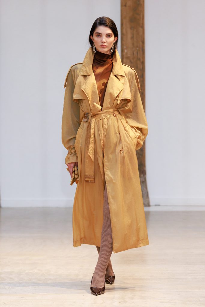 Vautrait printemps-été 2027 : nœuds de voile et palette de bord de mer, présentés à Paris 36 LOOK 12