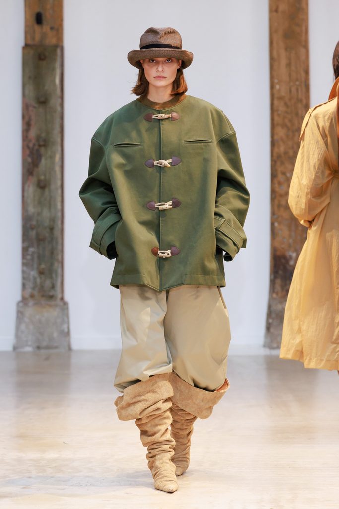 Vautrait printemps-été 2027 : nœuds de voile et palette de bord de mer, présentés à Paris 37 LOOK 13