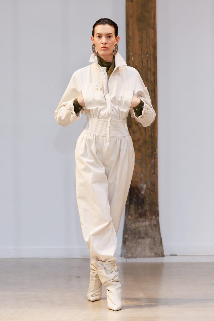 Vautrait printemps-été 2027 : nœuds de voile et palette de bord de mer, présentés à Paris 40 LOOK 16