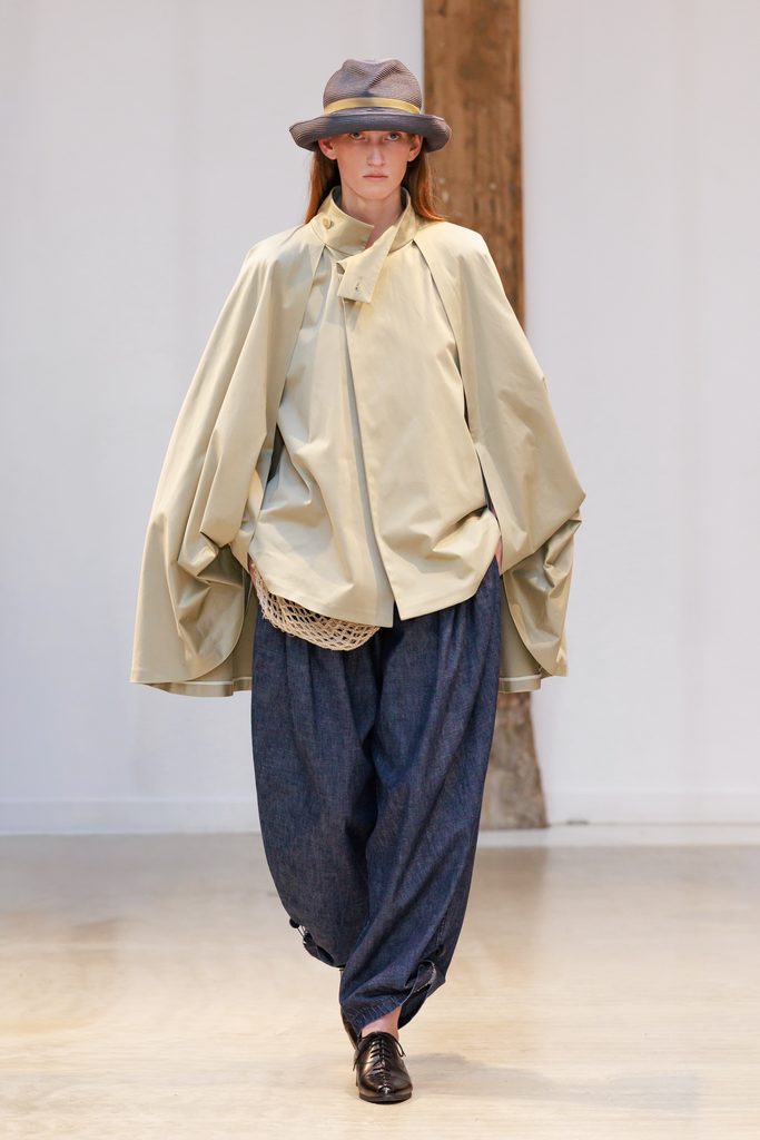 Vautrait printemps-été 2027 : nœuds de voile et palette de bord de mer, présentés à Paris 44 LOOK 20
