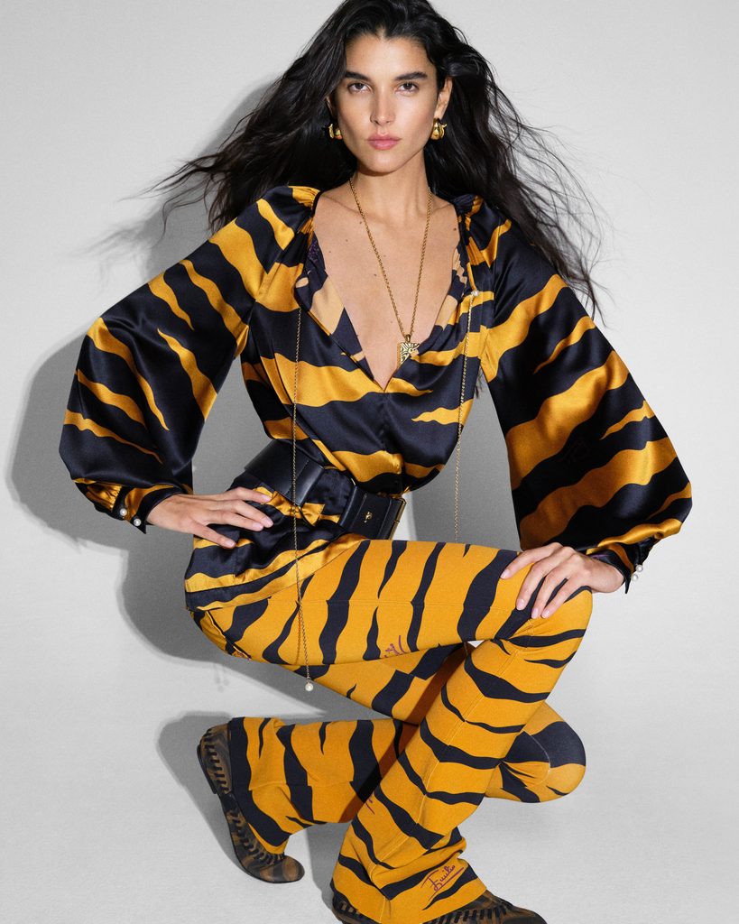 Pucci fait descendre le Palio de Sienne dans la nuit parisienne 33 LOOK07