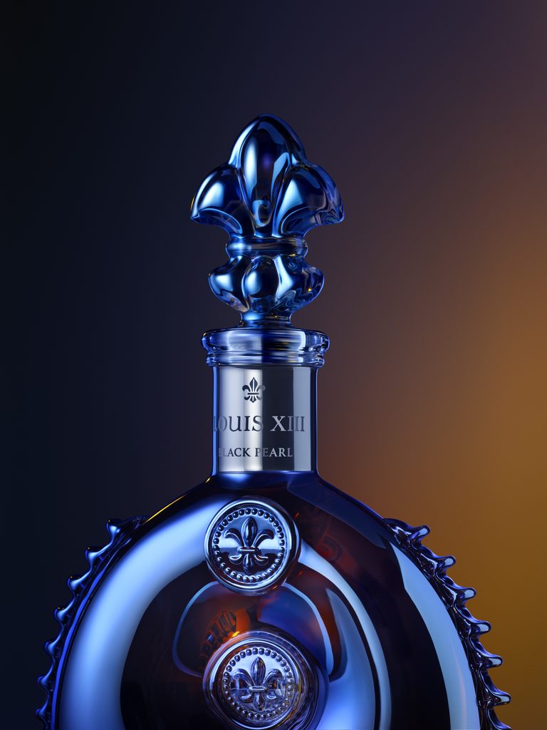 Ce que LOUIS XIII accepte enfin de partager du Grollet 28 LOUISXIII BLACKPEARL DECANTER STILL LIFE full RGB