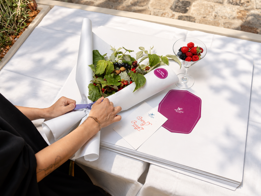 Berry Rouge : un bouquet de baies à la place de la fleur offerte 25 Le Jardin Berry Rouge Atelier floral Studio Saison Grey Goose @axeldelaiphotographe 5