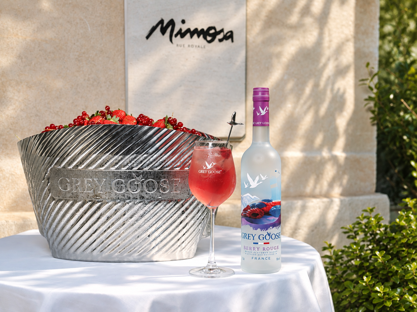 Berry Rouge : un bouquet de baies à la place de la fleur offerte 27 Le Jardin Berry Rouge Cocktail Goose Berry Grey Goose @axeldelaiphotographe 3