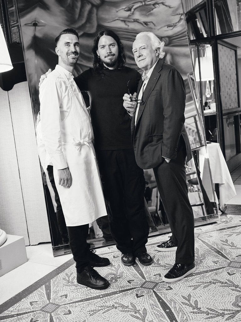 The Stage au Meurice : six dîners, 24 convives par soir, une installation de Harry Nuriev 26 Le Meurice Team Portraiture Alain Ducasse Amaury Bouhours Executive Chef Harry Nuriev Restaurant le Dali Harry Nuriev at Le Dali Event Dorchester Collection 1