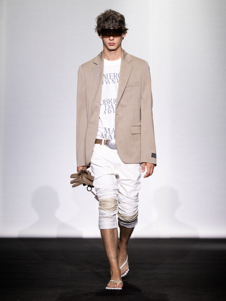 MM6 Maison Margiela déplace les vêtements plutôt que de les réinventer 177 MM6 SS27 032