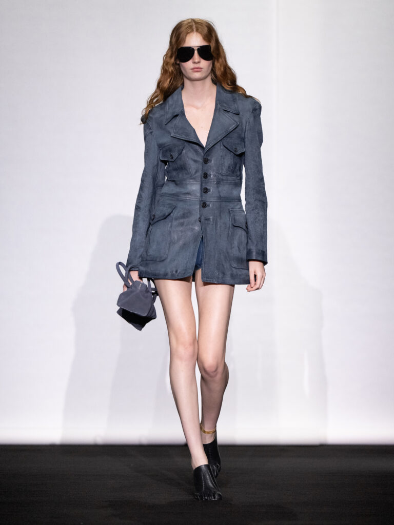 MM6 Maison Margiela déplace les vêtements plutôt que de les réinventer 180 MM6 SS27 033