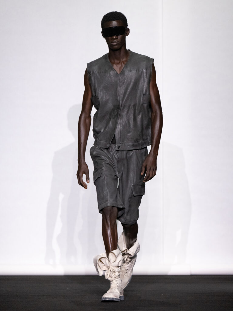 MM6 Maison Margiela déplace les vêtements plutôt que de les réinventer 163 MM6 SS27 044