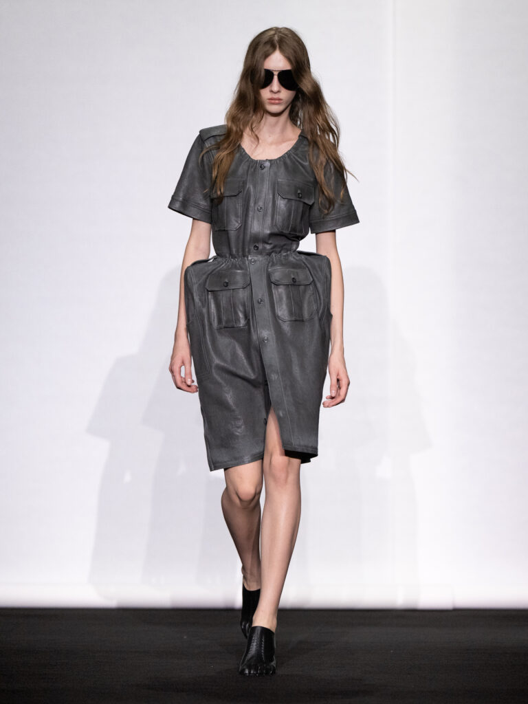 MM6 Maison Margiela déplace les vêtements plutôt que de les réinventer 157 MM6 SS27 046