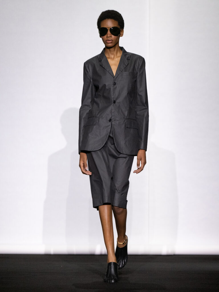 MM6 Maison Margiela déplace les vêtements plutôt que de les réinventer 161 MM6 SS27 051