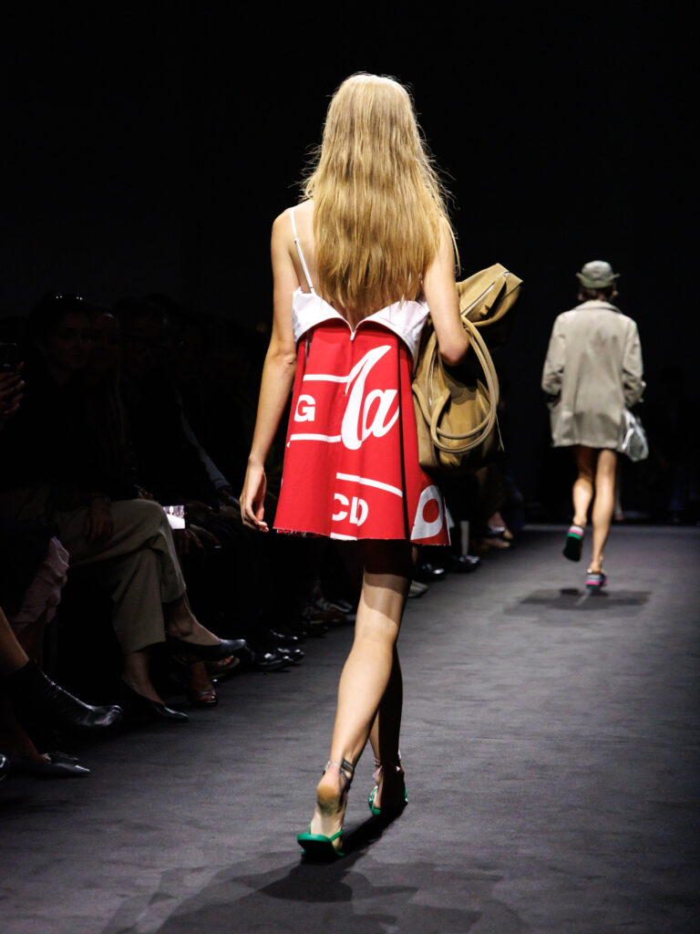 MM6 Maison Margiela déplace les vêtements plutôt que de les réinventer 28 MM6 SS27 Backs 3x4 023