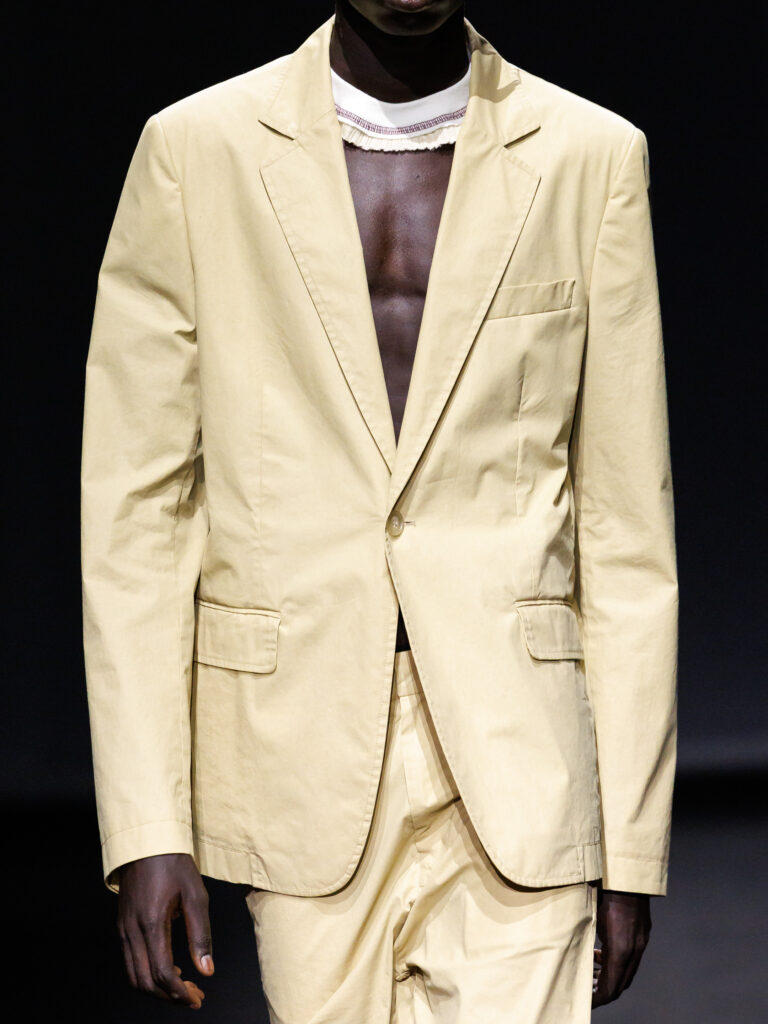 MM6 Maison Margiela déplace les vêtements plutôt que de les réinventer 57 MM6 SS27 Details 1 3x4 025