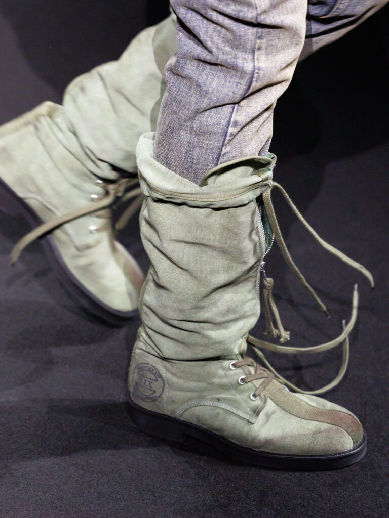 MM6 Maison Margiela déplace les vêtements plutôt que de les réinventer 75 MM6 SS27 Details 1 3x4 104