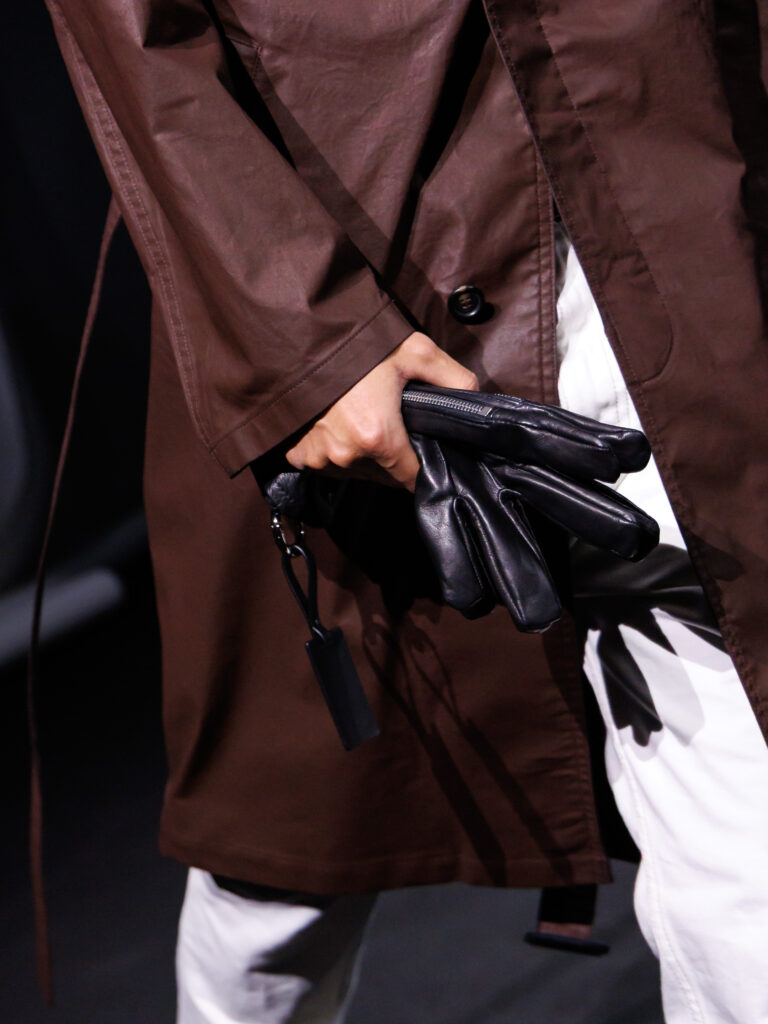 MM6 Maison Margiela déplace les vêtements plutôt que de les réinventer 42 MM6 SS27 Details 2 3x4 009