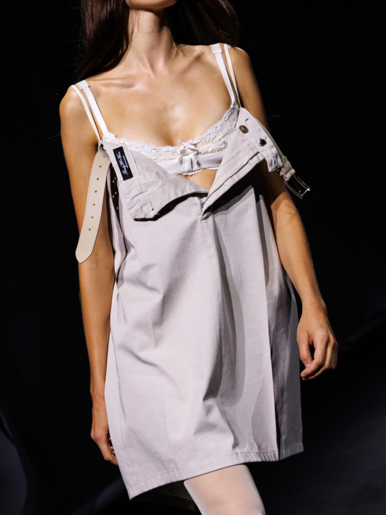 MM6 Maison Margiela déplace les vêtements plutôt que de les réinventer 67 MM6 SS27 Details 2 3x4 010