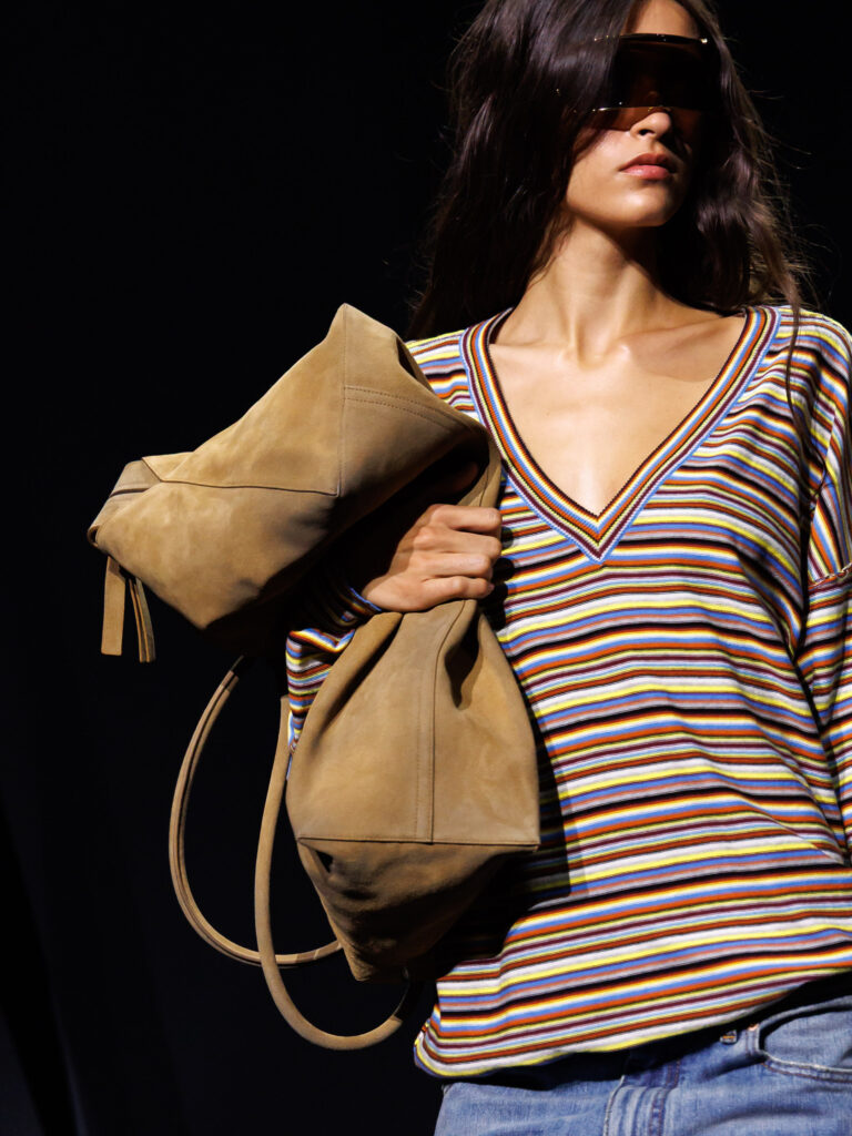 MM6 Maison Margiela déplace les vêtements plutôt que de les réinventer 49 MM6 SS27 Details 2 3x4 044