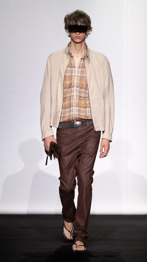 MM6 Maison Margiela déplace les vêtements plutôt que de les réinventer 281 MM6 SS27 LOOK 015 2