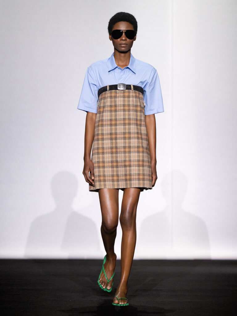 MM6 Maison Margiela déplace les vêtements plutôt que de les réinventer 231 MM6 SS27 LOOK 016 1