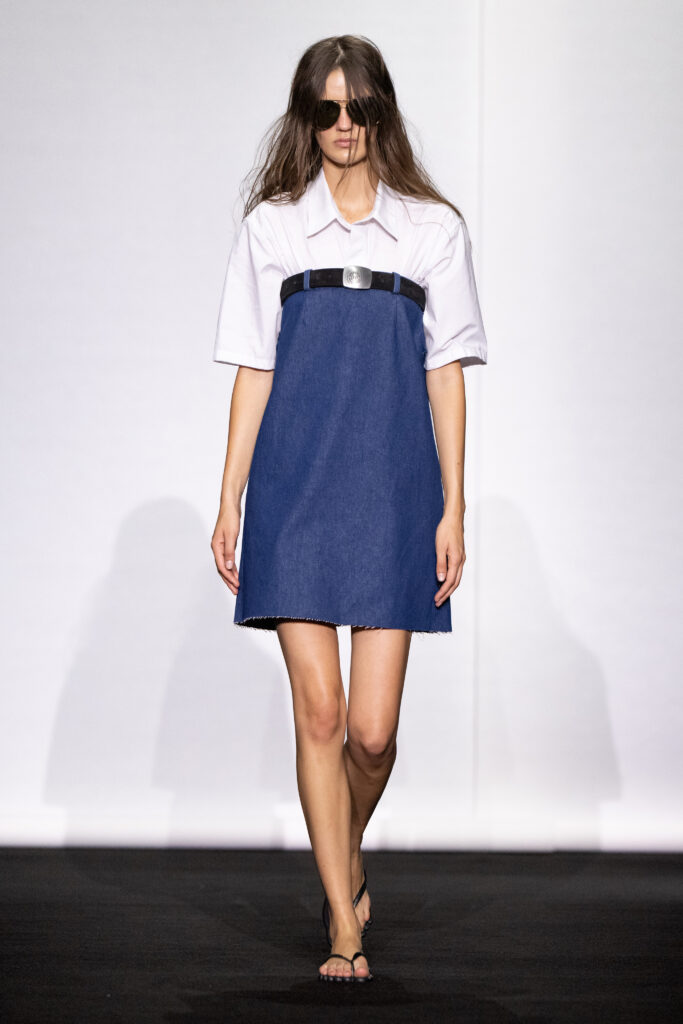 MM6 Maison Margiela déplace les vêtements plutôt que de les réinventer 122 MM6 SS27 LOOK 017